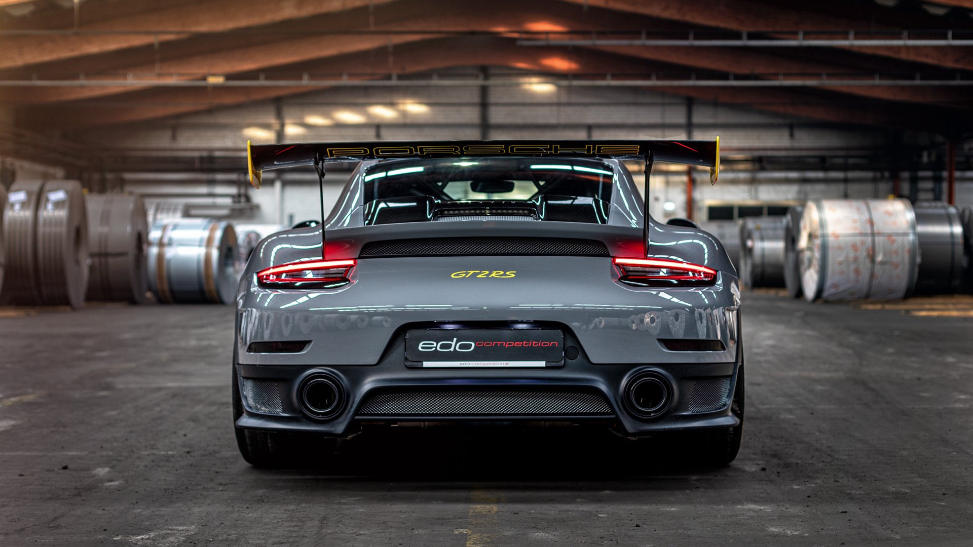 “生死瞬间：危机中的英雄救援”，生死危难之际